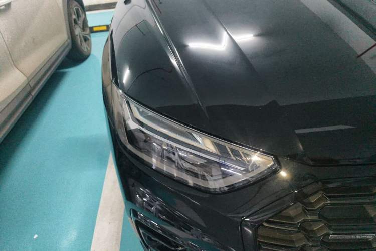Used Audi Q5L 2025 Facelift 45th Anniversary Collector's Edition 40 TFSI Luxury Dynamic Version Right Front Headlight