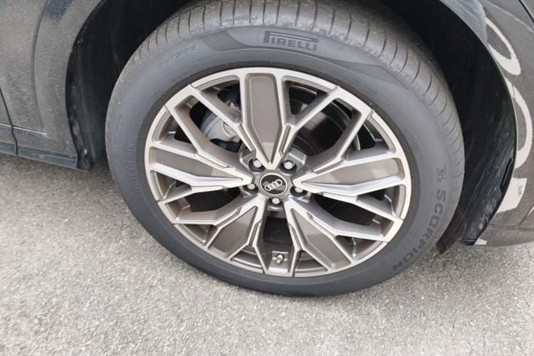 Used Audi Q5L 2026 150kW Smart Hybrid Luxury Edition Right Front Wheel Hub