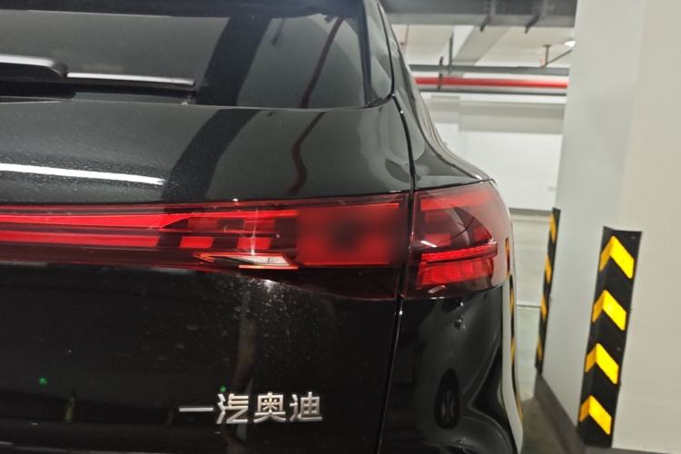 Used Audi Q5L 2026 150kW Smart Hybrid Luxury Edition Right Rear Taillight