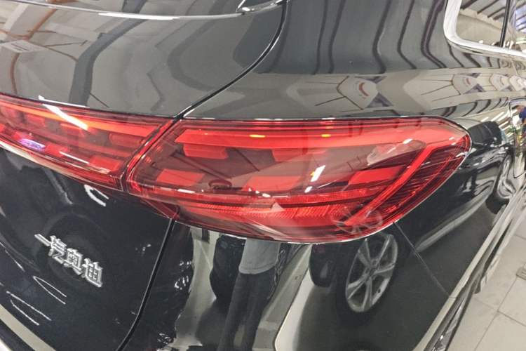 Used Audi Q5L 2026 Model Range: Exclusive Edition for 10 Million Users Right Rear Taillight