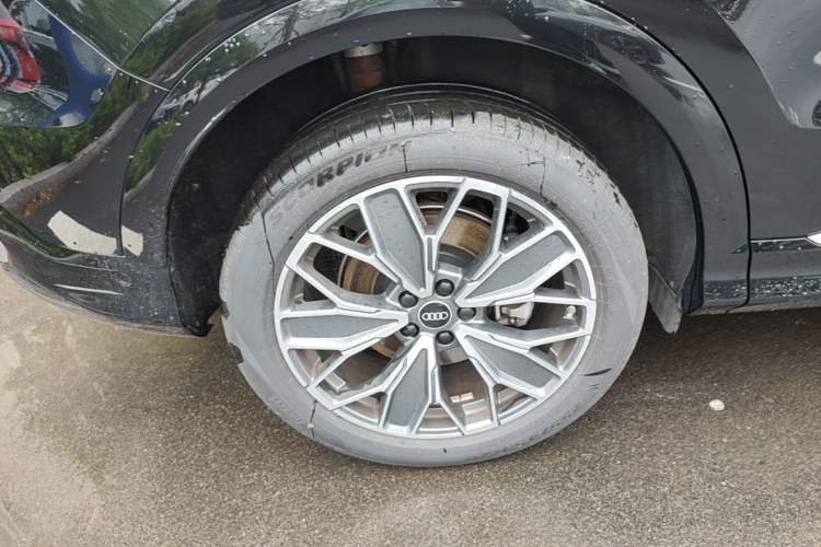 Used Audi Q5L 2026 150kW Smart Hybrid Luxury Edition Right Rear Wheel Hub