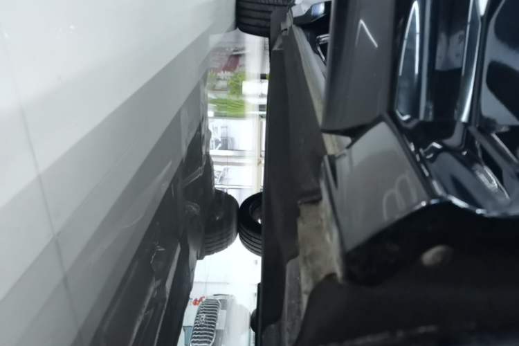 Used Audi Q5L 2026 150kW Smart Hybrid Luxury Edition Right Side Sill