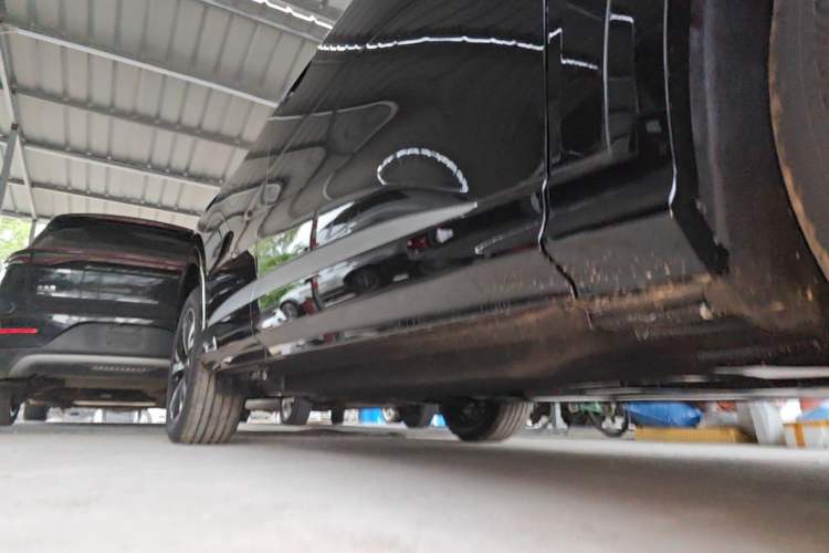 Used Audi Q5L 2026 150kW Smart Hybrid Luxury Edition Right Side Sill