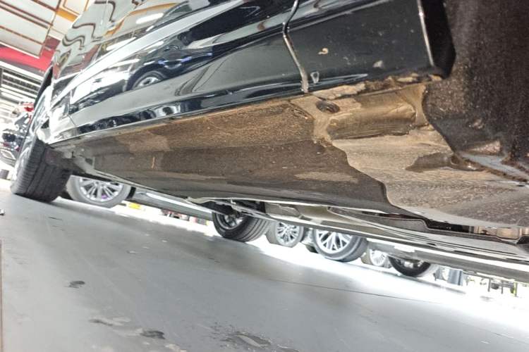 Used Audi Q5L 2026 Model Range: Exclusive Edition for 10 Million Users Right Side Sill