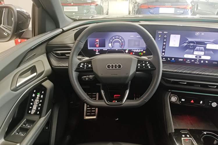 Used Audi Q5L 2026 Model Range: Intelligent Hybrid Premium Edition Steering Wheel