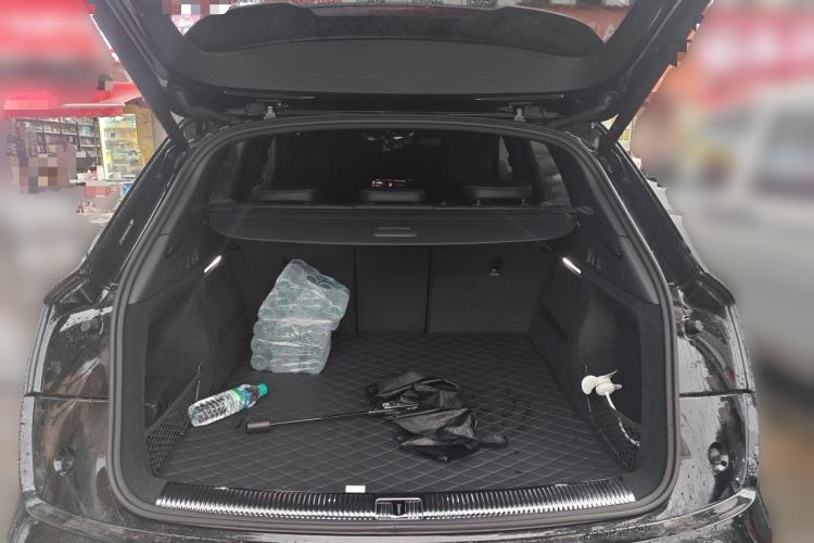 Used Audi Q5L 2025 Facelift 45th Anniversary Collector's Edition 40 TFSI Luxury Dynamic Version Trunk