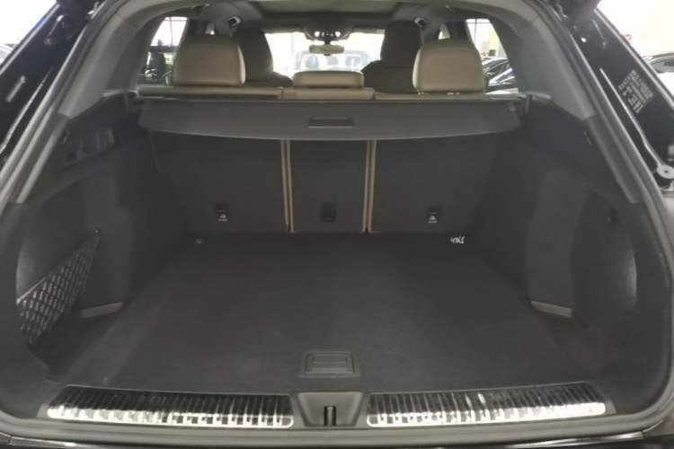 Used Audi Q5L 2026 150kW Smart Hybrid Luxury Edition Trunk