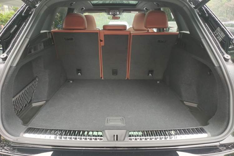 Used Audi Q5L 2026 150kW Smart Hybrid Luxury Edition Trunk
