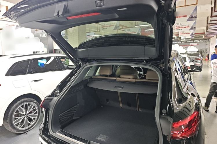 Used Audi Q5L 2026 Model Range: Exclusive Edition for 10 Million Users Trunk