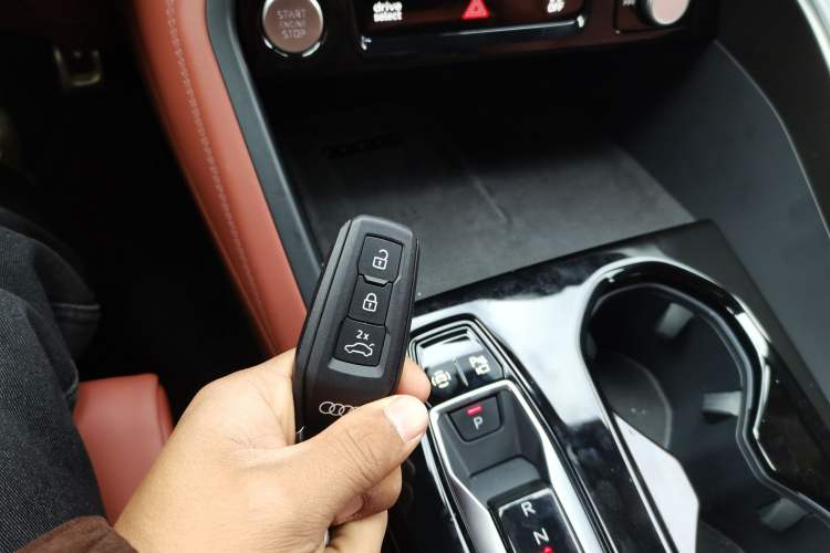 Used Audi Q5L 2026 Model Range: Intelligent Hybrid Premium Edition Vehicle Key