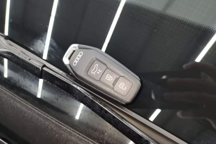 Used Audi Q5L 2026 150kW Smart Hybrid Luxury Edition Vehicle Key