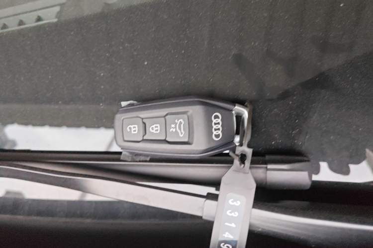 Used Audi Q5L 2026 150kW Smart Hybrid Luxury Edition Vehicle Key