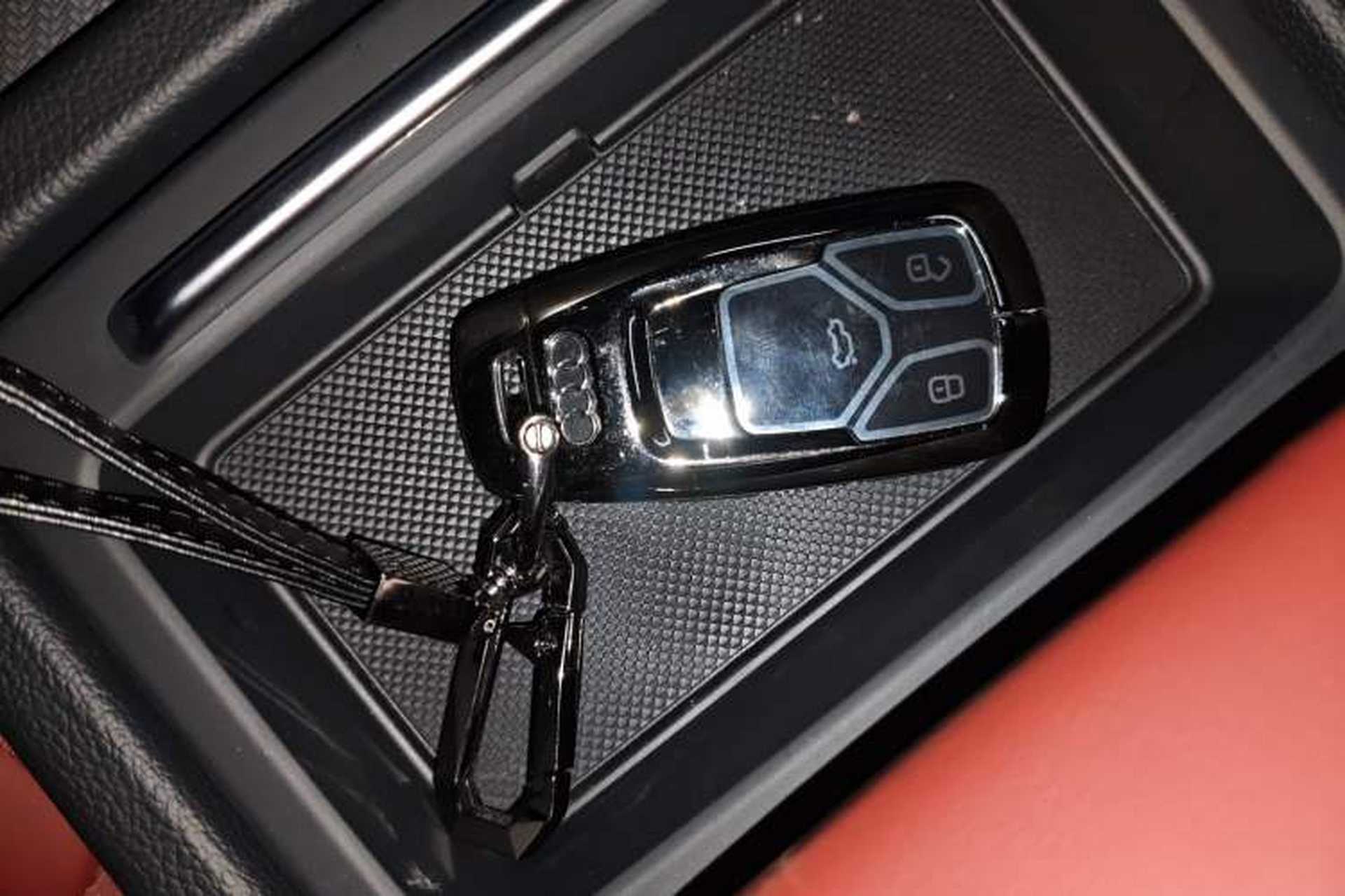 Used Audi Q5L 2025 Facelift 45th Anniversary Collector's Edition 40 TFSI Luxury Dynamic Version Vehicle Key