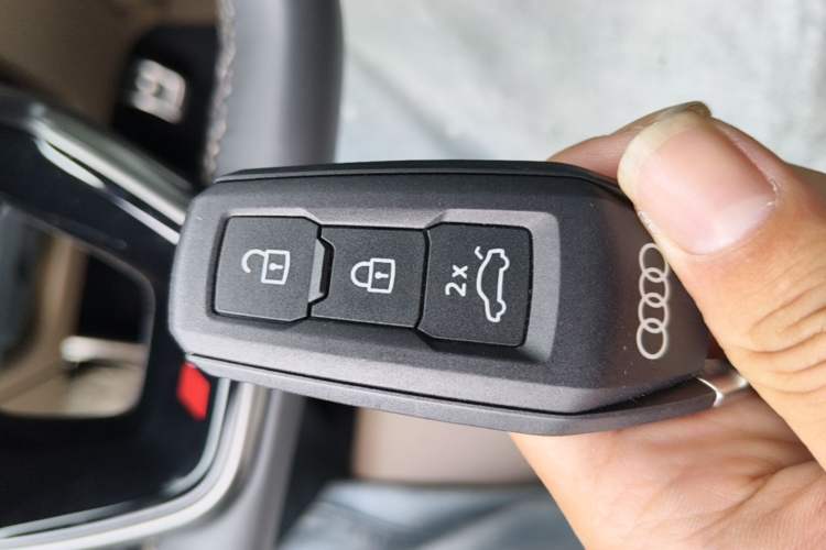 Used Audi Q5L 2026 150kW Smart Hybrid Luxury Edition Vehicle Key