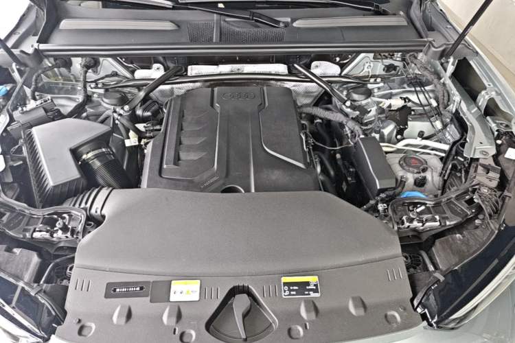 Used Audi Q5L 2026 150kW Smart Hybrid Luxury Edition Engine Bay