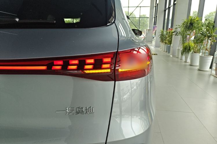 Used Audi Q5L 2026 150kW Smart Hybrid Luxury Edition Exterior 3