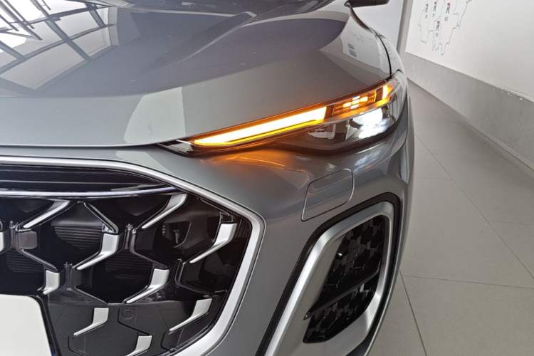 Used Audi Q5L 2026 150kW Smart Hybrid Luxury Edition Left Front Headlight