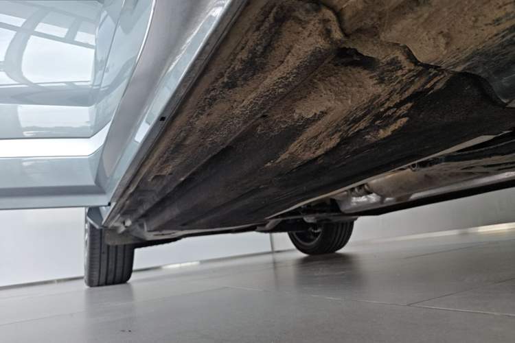 Used Audi Q5L 2026 150kW Smart Hybrid Luxury Edition Right Side Sill