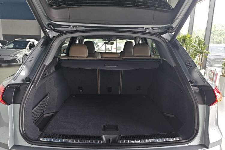 Used Audi Q5L 2026 150kW Smart Hybrid Luxury Edition Trunk