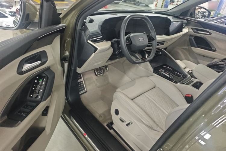 Used Audi Q5L 2026 150kW Smart Hybrid Luxury Edition Driver Seat