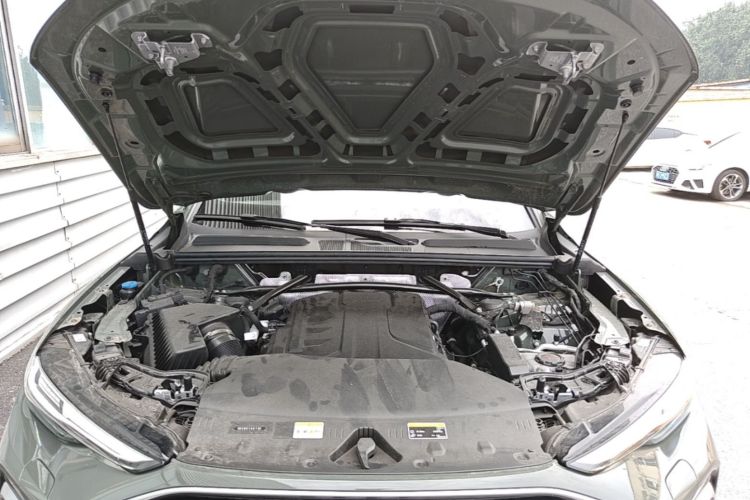 Used Audi Q5L 2026 Model Range: Exclusive Edition for 10 Million Users Engine Bay