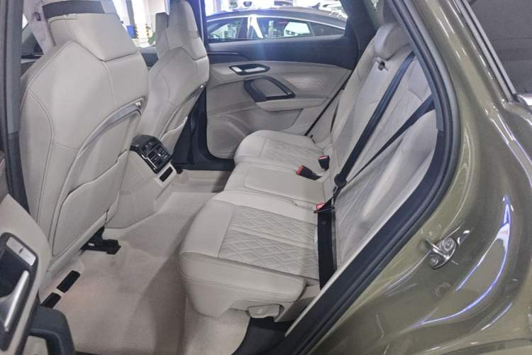 Used Audi Q5L 2026 150kW Smart Hybrid Luxury Edition Left Rear Seat