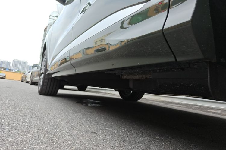 Used Audi Q5L 2026 Model Range: Exclusive Edition for 10 Million Users Left Side Sill