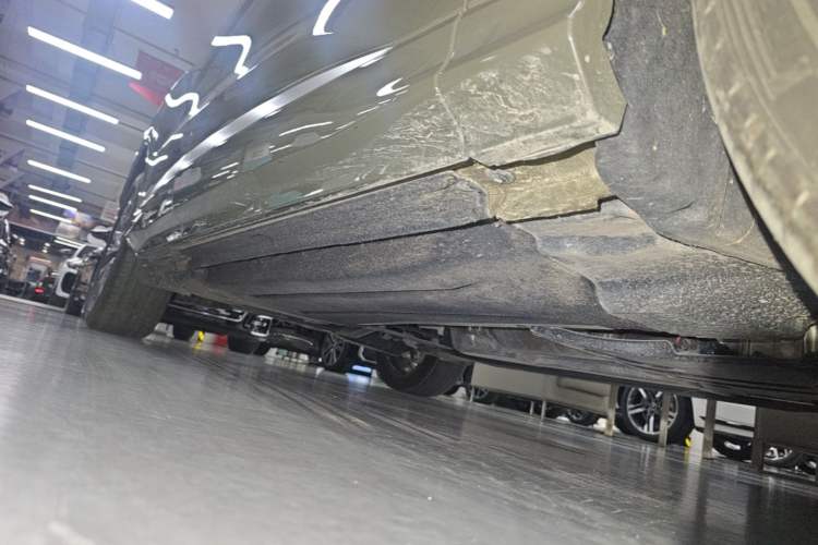 Used Audi Q5L 2026 150kW Smart Hybrid Luxury Edition Right Side Sill