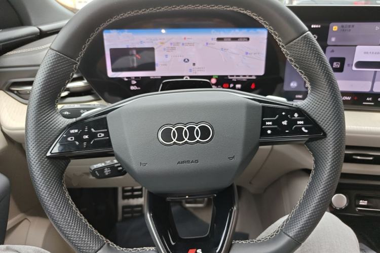 Used Audi Q5L 2026 Model Range: Exclusive Edition for 10 Million Users Steering Wheel