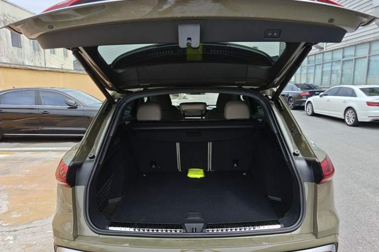Used Audi Q5L 2026 Model Range: Exclusive Edition for 10 Million Users Trunk