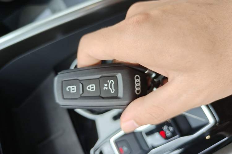 Used Audi Q5L 2026 Model Range: Exclusive Edition for 10 Million Users Vehicle Key