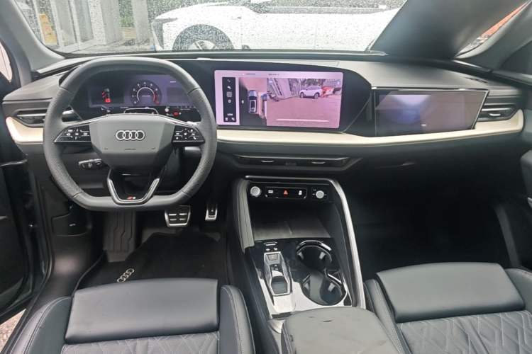 Used Audi Q5L 2026 150kW Smart Hybrid Luxury Edition Center Console