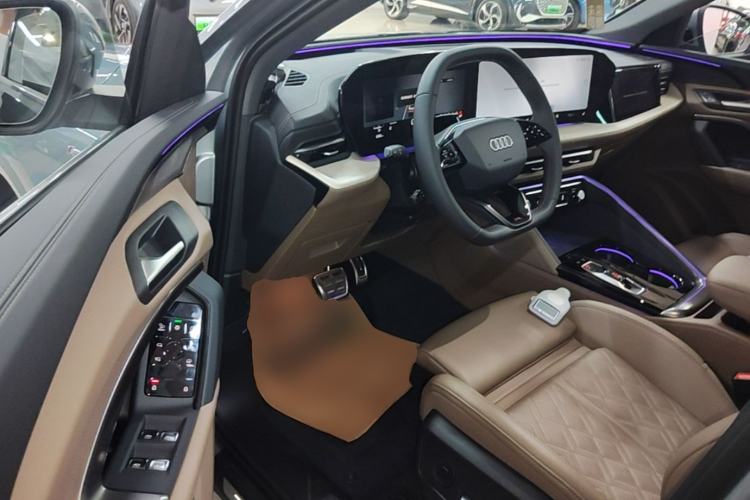 Used Audi Q5L 2026 150kW Smart Hybrid Luxury Edition Driver Seat