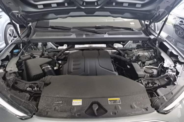 Used Audi Q5L 2026 150kW Smart Hybrid Luxury Edition Engine Bay