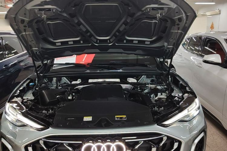 Used Audi Q5L 2026 150kW Smart Hybrid Luxury Edition Engine Bay