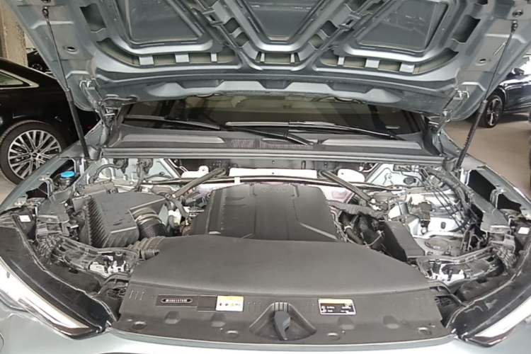 Used Audi Q5L 2026 150kW Smart Hybrid Luxury Edition Engine Bay