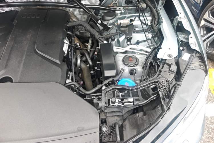 Used Audi Q5L 2026 150kW Smart Hybrid Luxury Edition Engine Bay Left