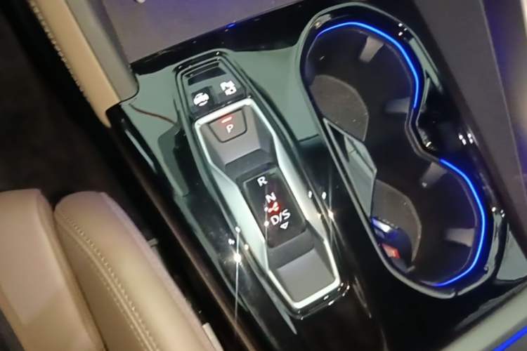 Used Audi Q5L 2026 150kW Smart Hybrid Luxury Edition Gear Lever