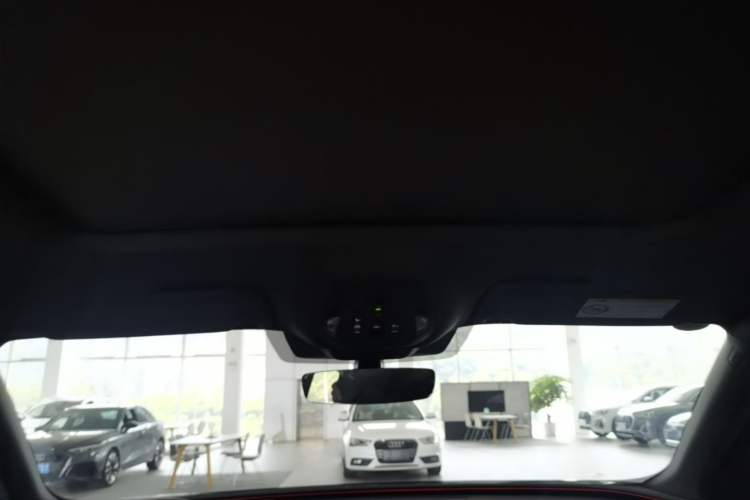 Used Audi Q5L 2026 150kW Smart Hybrid Luxury Edition Headliner
