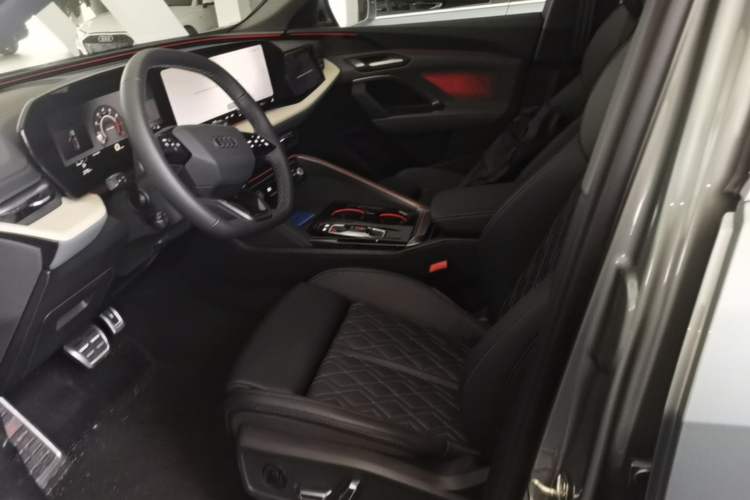 Used Audi Q5L 2026 150kW Smart Hybrid Luxury Edition Left Front Seat