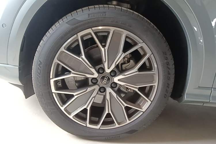 Used Audi Q5L 2026 150kW Smart Hybrid Luxury Edition Left Front Wheel Hub