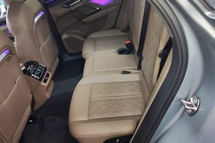 Used Audi Q5L 2026 150kW Smart Hybrid Luxury Edition Left Rear Seat