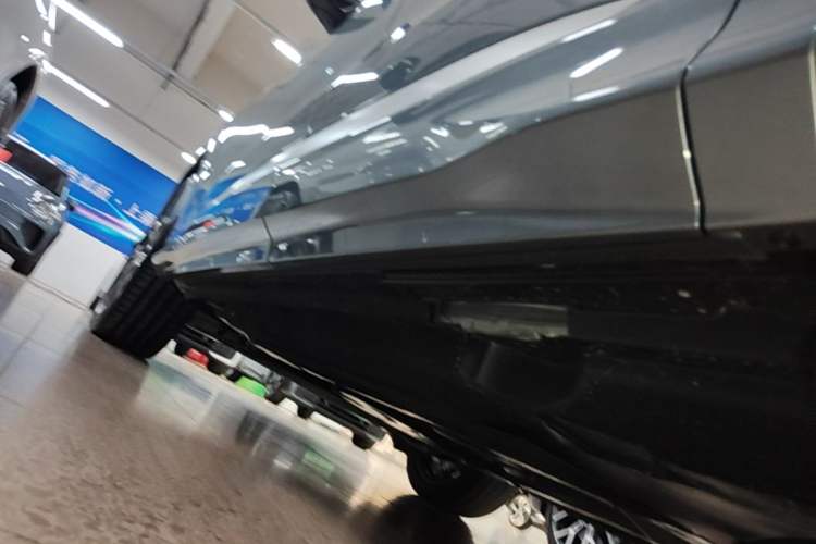 Used Audi Q5L 2026 150kW Smart Hybrid Luxury Edition Left Side Sill