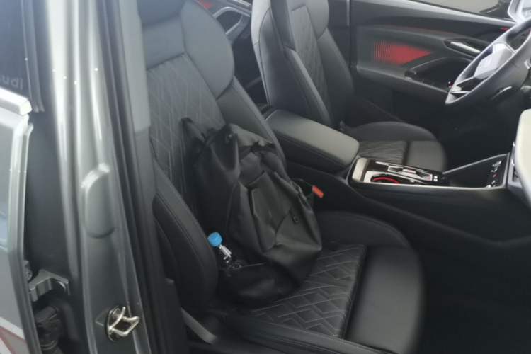 Used Audi Q5L 2026 150kW Smart Hybrid Luxury Edition Right Front Seat