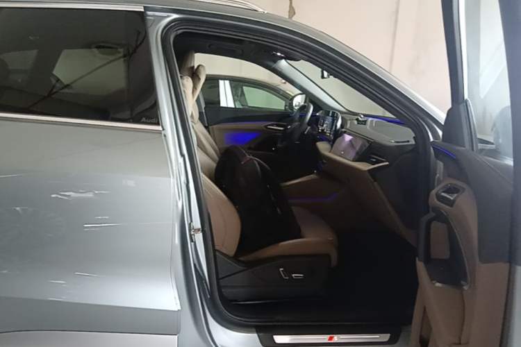 Used Audi Q5L 2026 150kW Smart Hybrid Luxury Edition Right Front Seat