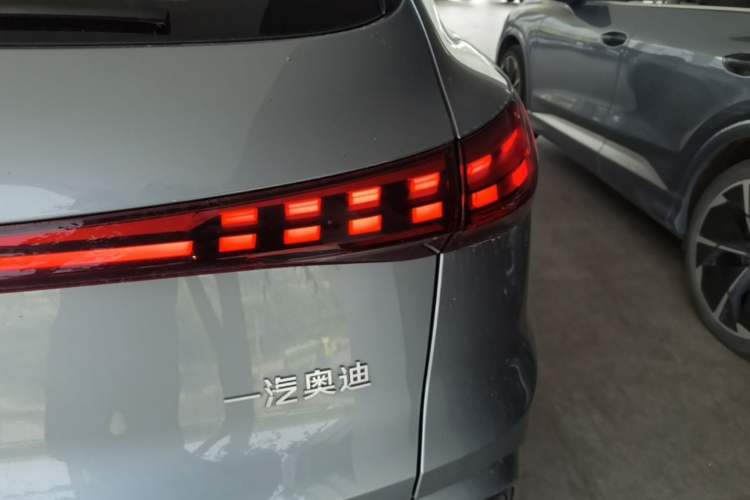 Used Audi Q5L 2026 150kW Smart Hybrid Luxury Edition Right Rear Taillight