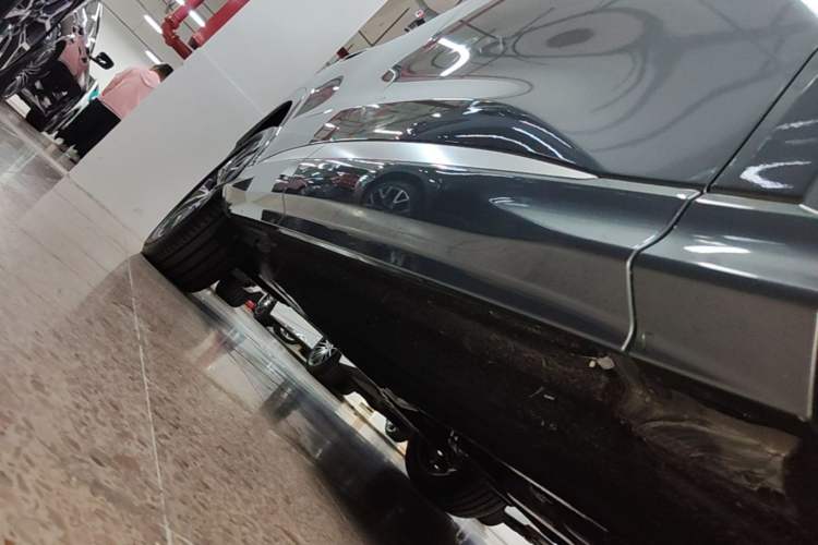 Used Audi Q5L 2026 150kW Smart Hybrid Luxury Edition Right Side Sill