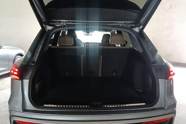 Used Audi Q5L 2026 150kW Smart Hybrid Luxury Edition Trunk
