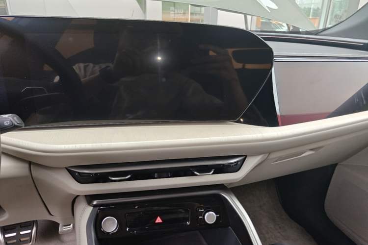 Used Audi Q5L 2026 150kW Smart Hybrid Luxury Edition Audio And AC Panel