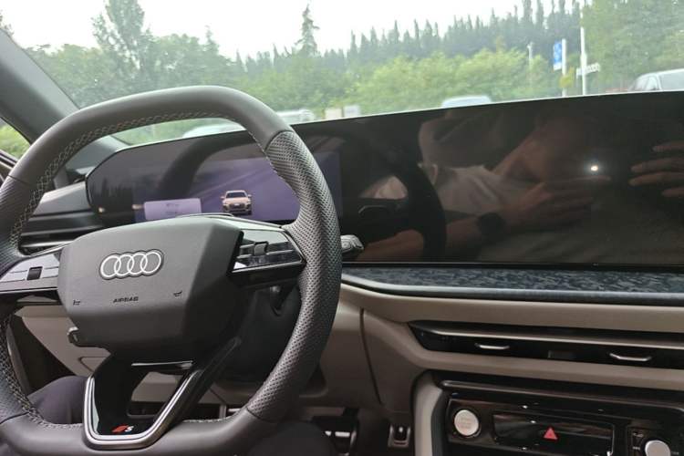 Used Audi Q5L 2026 200kW Smart Hybrid Flagship Edition Center Console